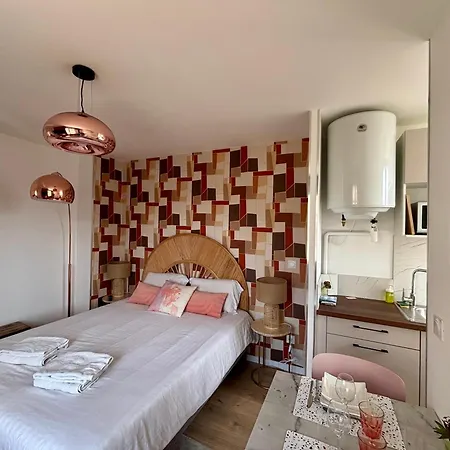 - Le 101 Apartment *