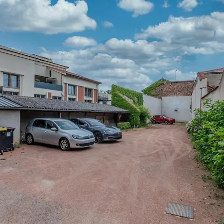 Tulipe Centre-ville - Parking & Clim *